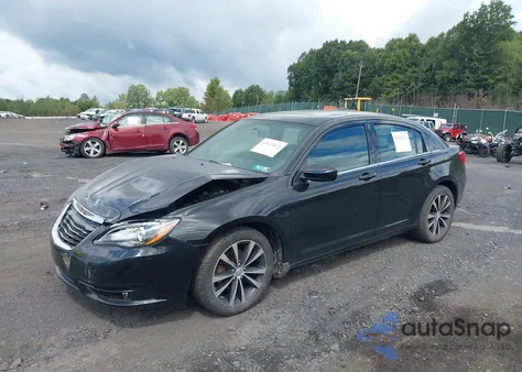 2014 Chrysler 200 Touring z USA, uszkodzony, nr VIN 1C3CCBBG6EN117560